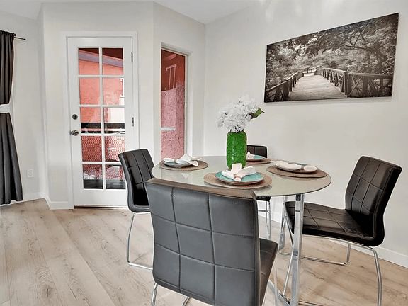 4th image of 609 Beyer Way Unit 301