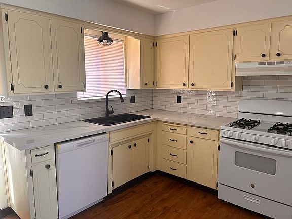 3rd image of 3713-3719 S Shady St #3717