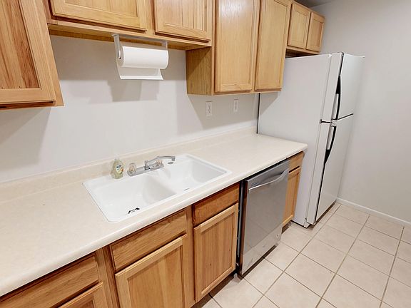 5th image of 409 S 11th Ave Unit B