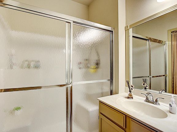 3rd image of 3616 W Rawson Ave #3616