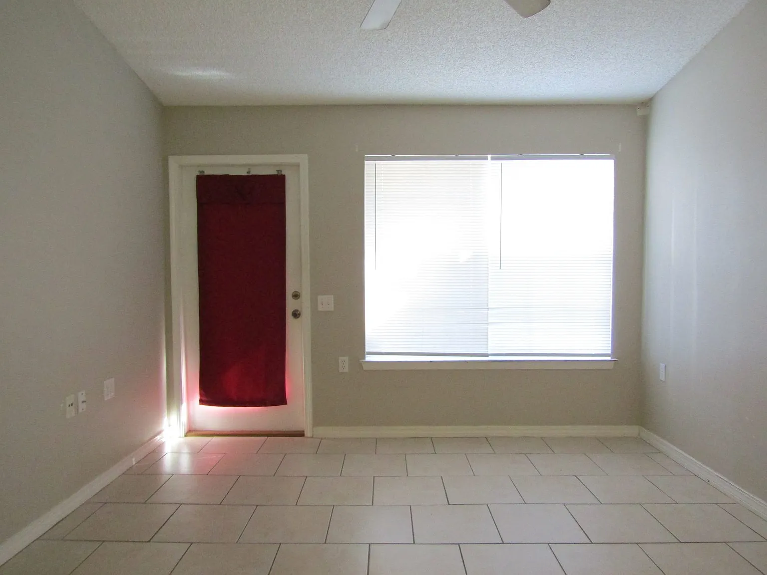 2 bed, 1.0 bath, 864 sqft, $1,285 — Photo 4