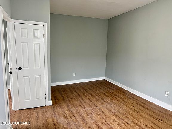 4th image of 37 2nd Ave APT 3