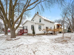 1229 McLeod Ave N, Glencoe, MN 55336