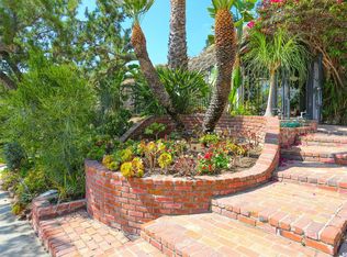 1486 Sunshine Dr, Glendale, CA 91208