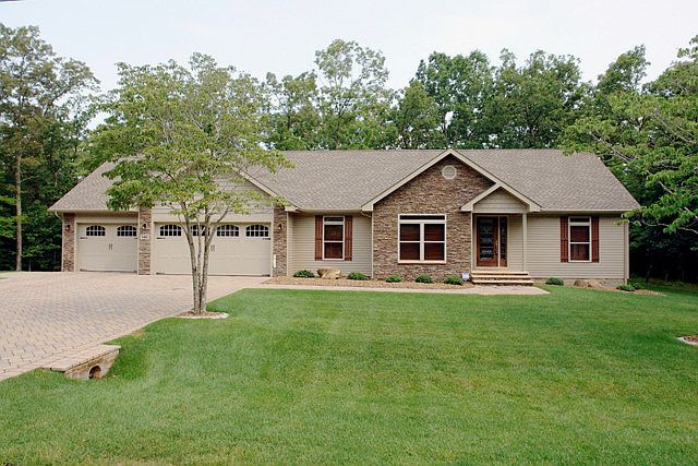 1st image of 141 Pomeroy Dr
