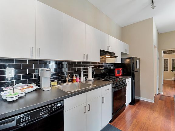 4th image of 613 S 16th St #1
