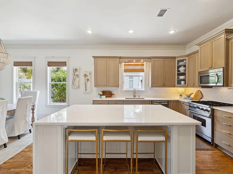 38 White Cliffs Blvd — Photo 8