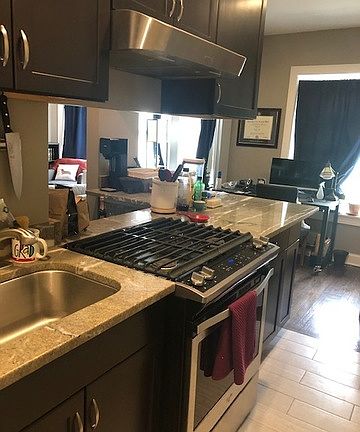 2nd image of 1084 W Thorndale Ave APT 2F
