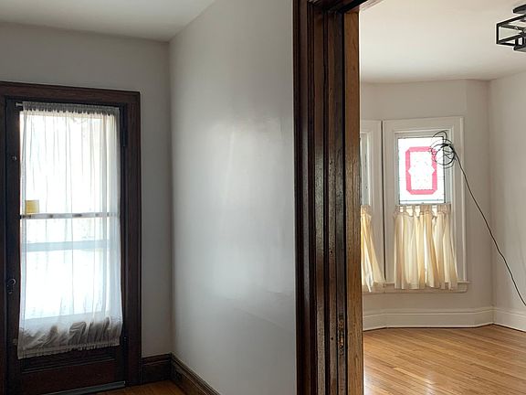 5th image of 501 Bird Ave