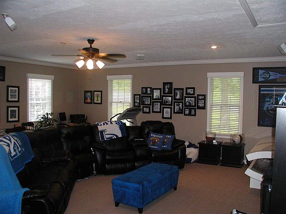 3rd image of 71 Red Oak Dr
