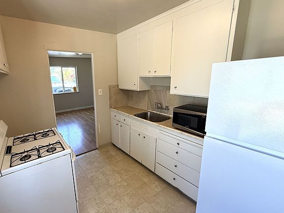 3rd image of 2237 Luz Ave #7