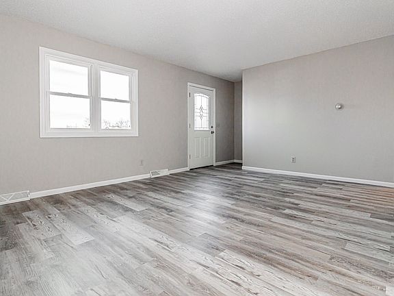 4th image of 1371 Parkside Dr