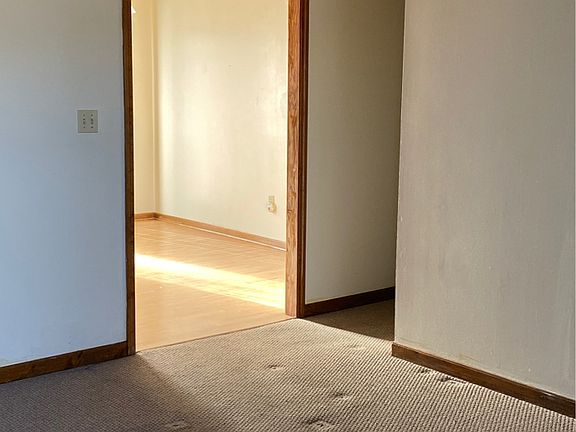 2nd image of 1619 Westbrook Dr APT 1B