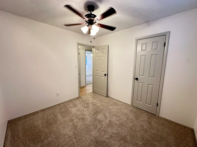 817 NW 9th St — Photo 24