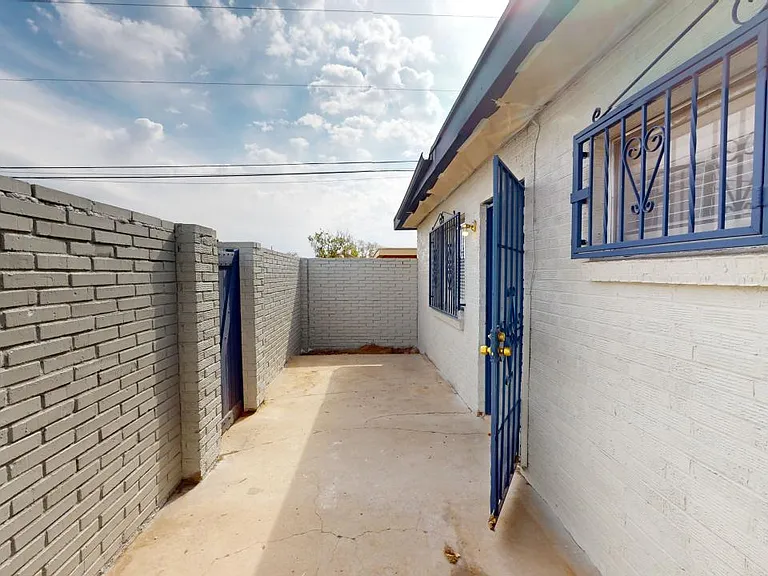 Renovated 2 Bedroom Patio Apts. in UNM South — Photo 45