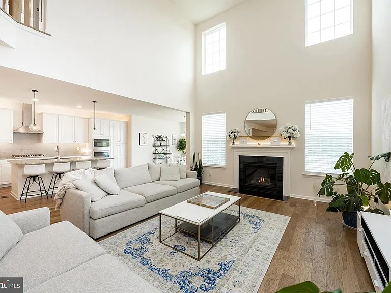 427 Lee Pl — Photo 6