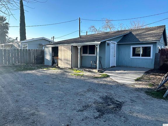 2nd image of 216 1/2 Santa Maria Ave