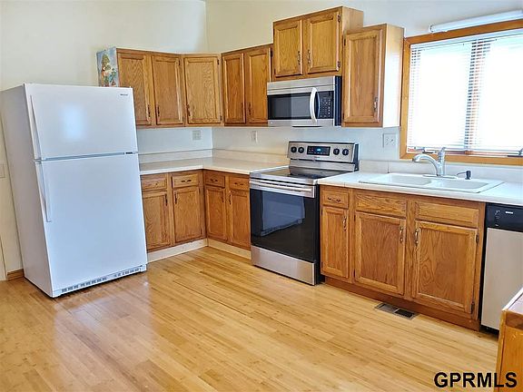 3rd image of 1164 Furnas Ave