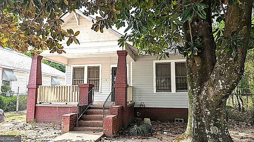 672 Bowden St Photo 1