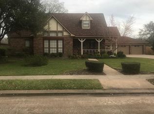 114 Frostwood Dr, Lake Jackson, TX 77566