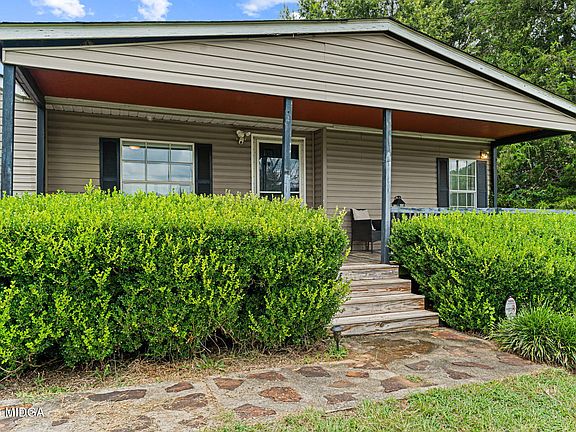 2nd image of 639 Grovania Rd