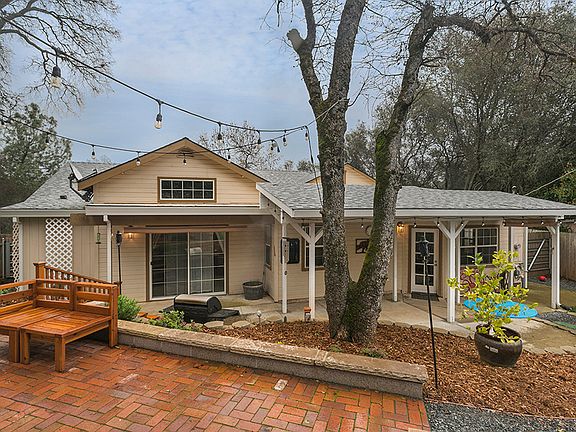 4th image of 1281 Martin Dr
