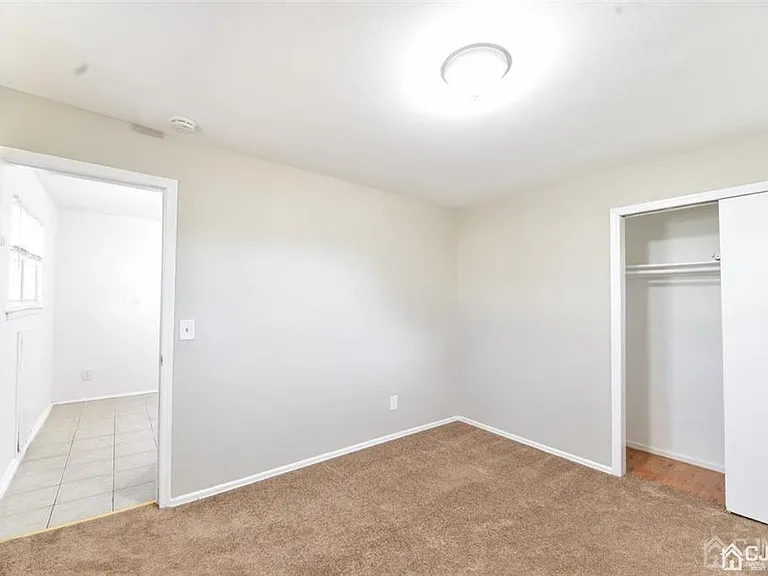 204 College Dr — Photo 9