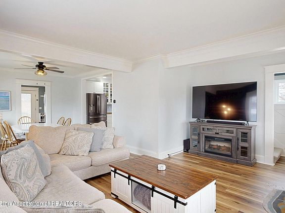 3rd image of 337 Green St