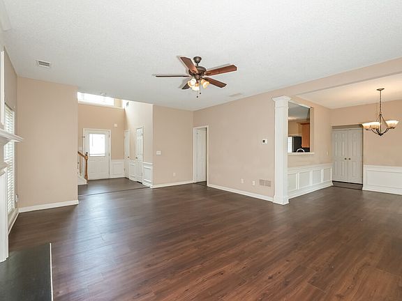 5th image of 102 Aucilla Ln