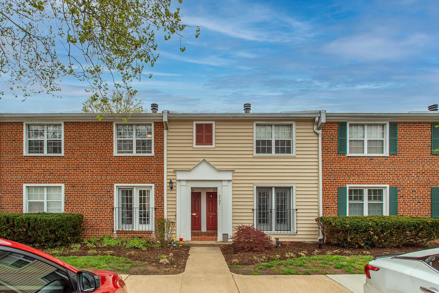 2 bed, 810 sqft, $2,500 — Photo 1