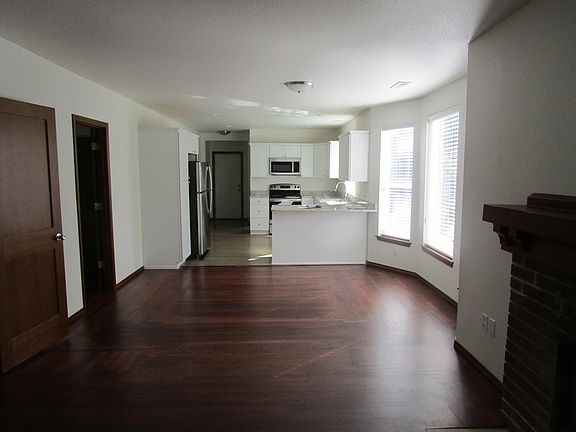 5th image of 1115 N Fife St