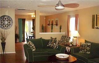 1st image of 3016 Ewingdale Dr