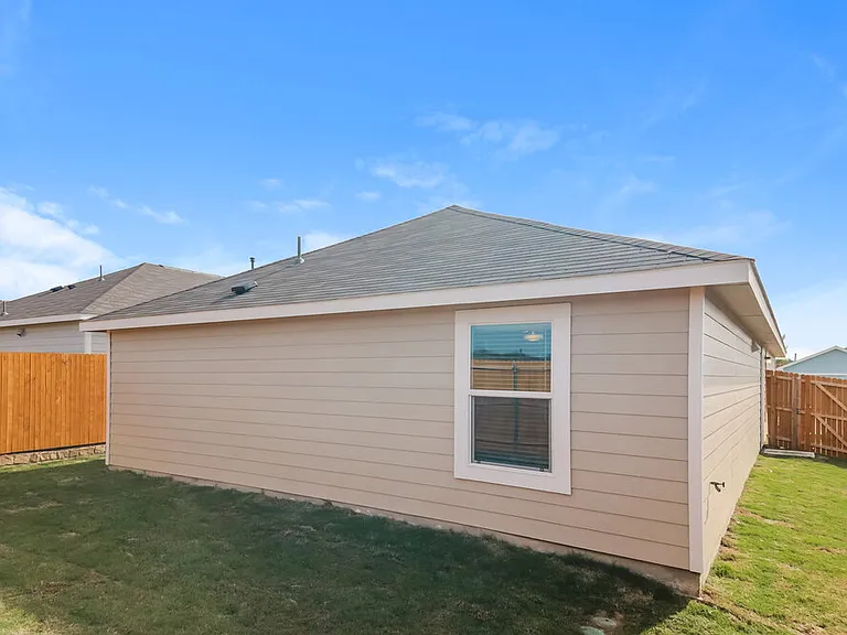 1536 Highbridge Blvd — Photo 16