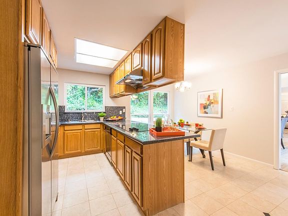 4th image of 1566 Alturas Dr