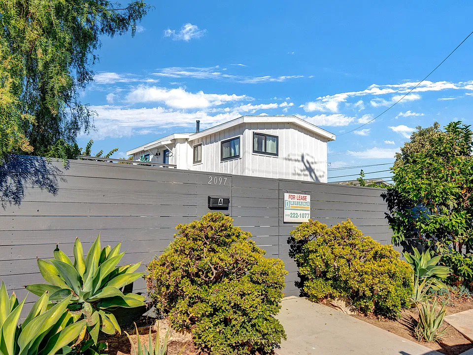 2097 Maple St in Costa Mesa. Walking distance to the new Starbucks and Traders is a long block away, too