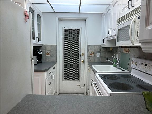 2nd image of 2050 NE 39th Street NE #E207