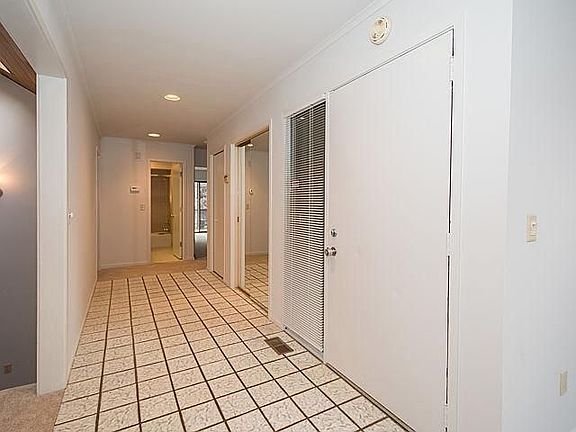 3rd image of 16 Eastbury Ct