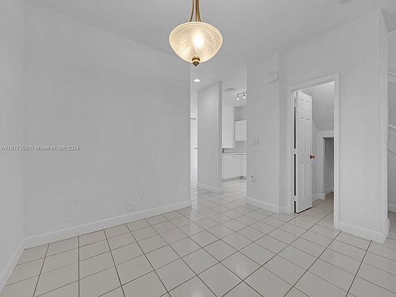 4th image of 1415 SE 26th Ave
