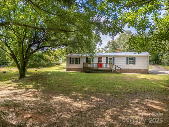 118 Aiken St, Forest City, NC 28043