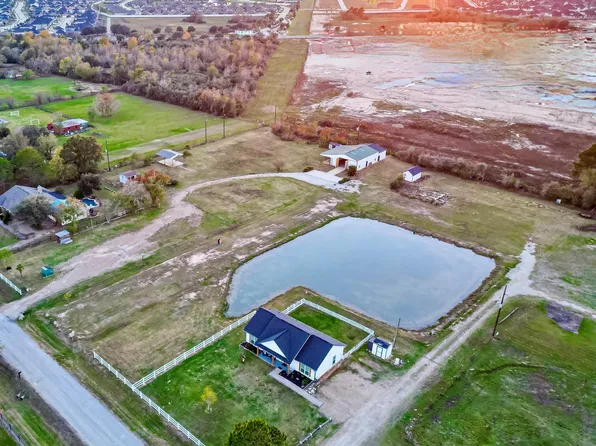 6702 S Mallard Dr, Fulshear, TX 77441