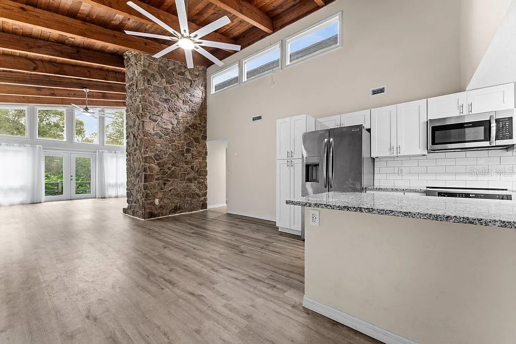 2 bed, 2.0 bath, 1335 sqft, $2,100 — Photo 2