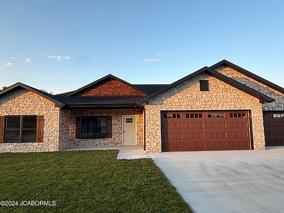 3rd image of 5639 Summerbrook Dr