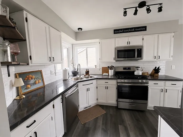 1487 S Pembroke Dr #1 — Photo 3