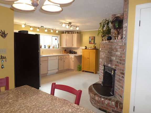dining area open to kitchen