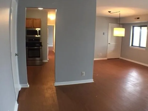 6260 Edsall Rd Unit 402, Alexandria, VA 22312