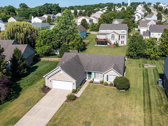 3rd image of 317 Wellington Ct