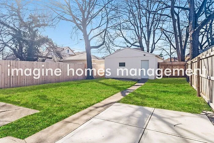 895 Linwood Ave — Photo 14