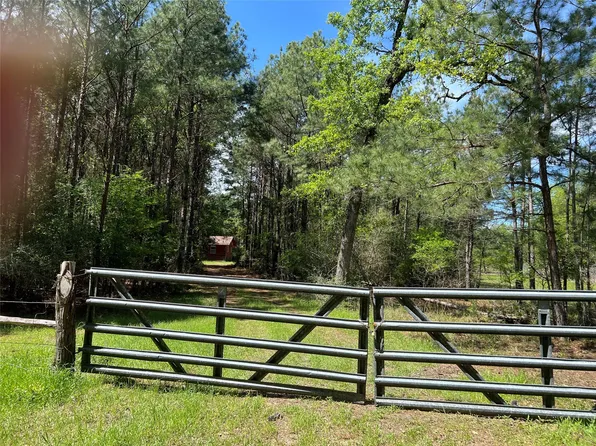 33 Eubanks Rd, Bedias, TX 77831
