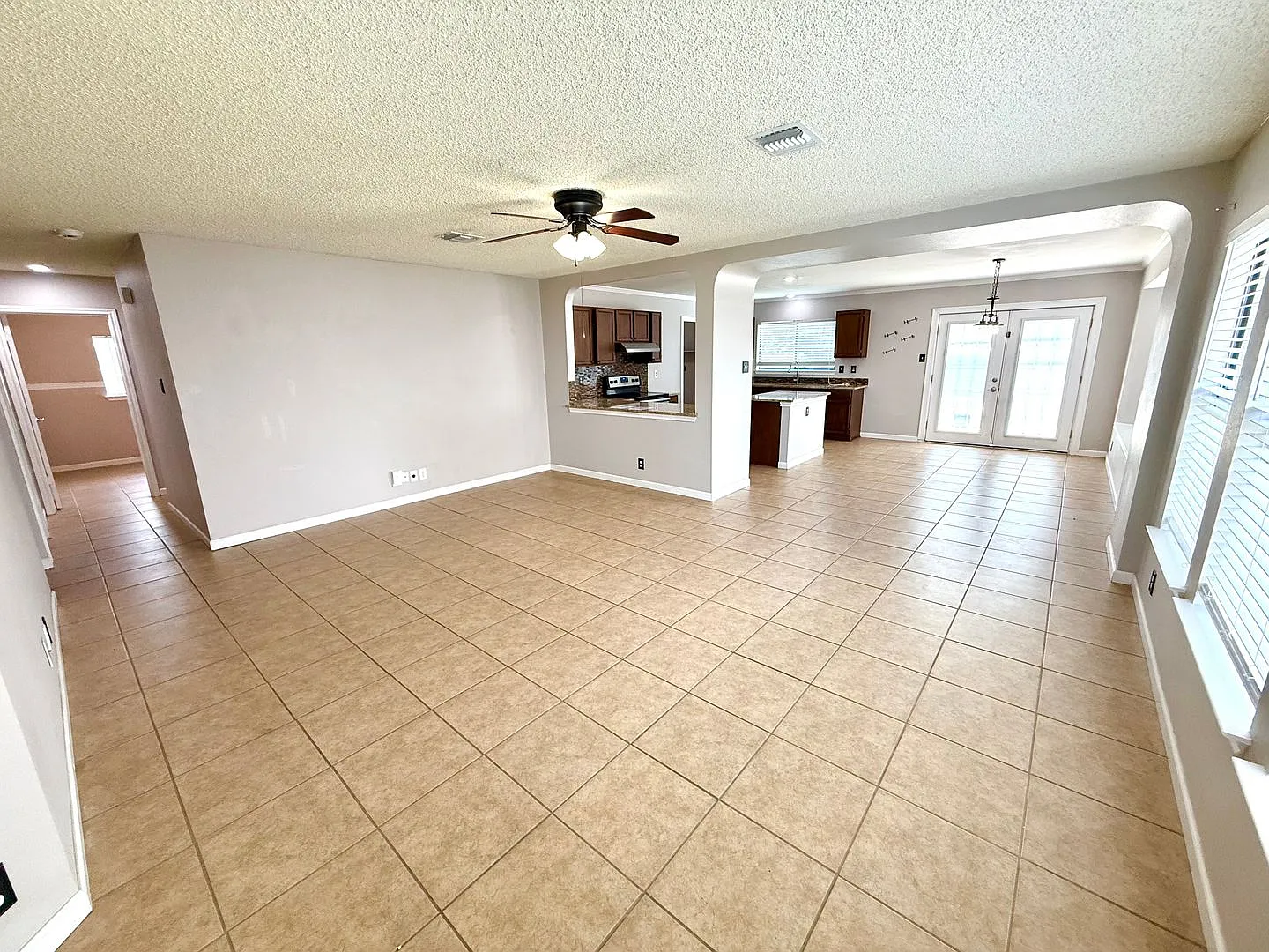 *Move In Special* Beautiful 3 Bedroom Home With Granite Countertops & Large Backyard — Photo 2
