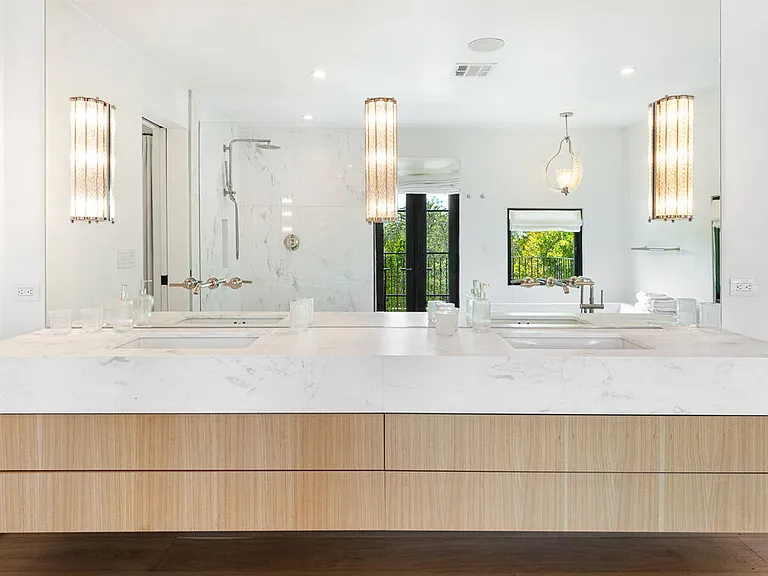 1001 Hanover Dr — Photo 29